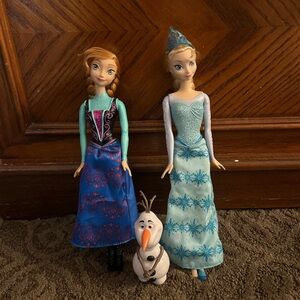 Anna and Elsa Doll Set with Olaf
